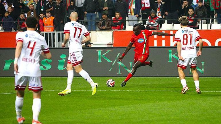 Mbaye Diagne 90+3te 1 puanı kurtardı... Amedspor - Ümraniyespor maç sonucu 2-2