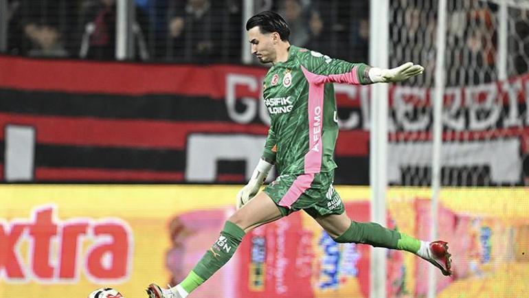 Nihat Kahveci, Galatasarayın yıldızını öve öve bitiremedi 10 numara değil, forvet değil...