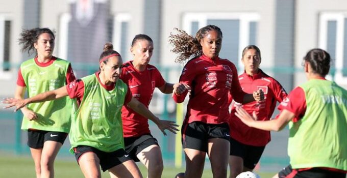 A Milli Kadın Futbol Takımı hazırlıklarına devam etti