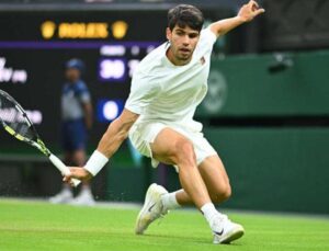 Carlos Alcaraz Wimbledon’u da pas geçti