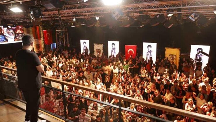 Acun Ilıcalı, Acunmedya ailesiyle Premier Lig başarısını kutladı