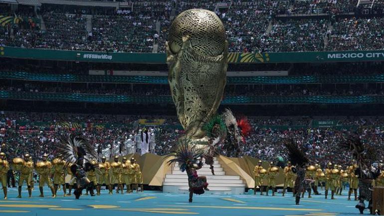 Aztecada fiesta Meksika Dünya Kupasına 3 puanla başladı... Meksika - Güney Afrika maç sonucu 2-0