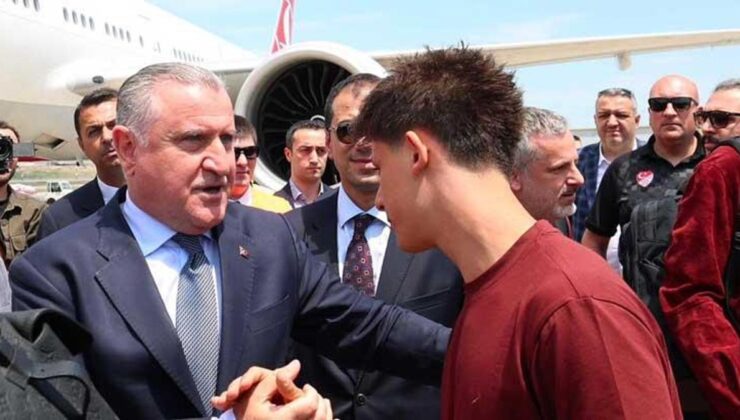 Gençlik ve Spor Bakanı Bak, A Milli Futbol Takımı’nı ABD’ye uğurladı