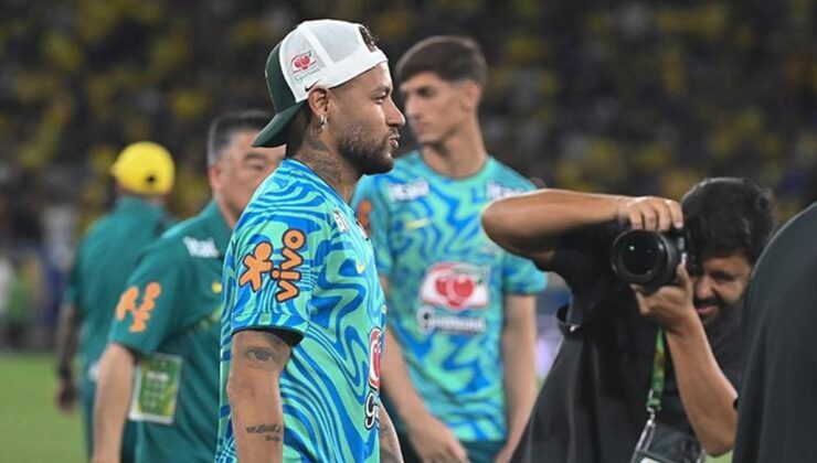 Maç sonu fotoğraf için sıraya girdiler! Neymar’a büyük ilgi