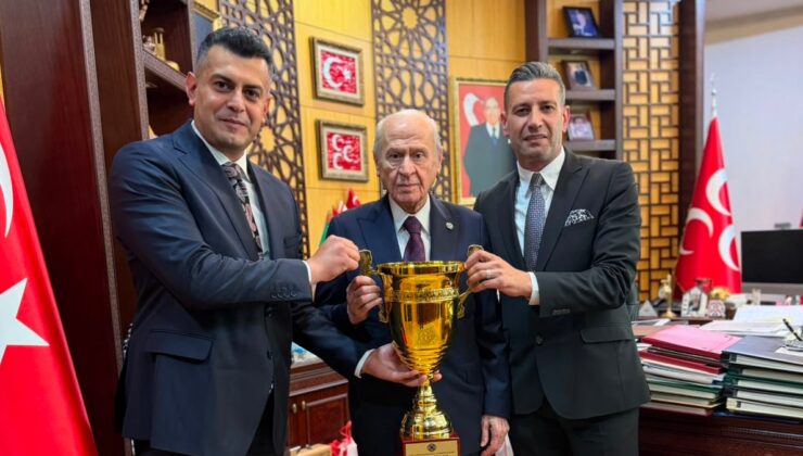 Avrupa kupası, MHP Genel Başkanı Bahçeli'ye takdim edildi