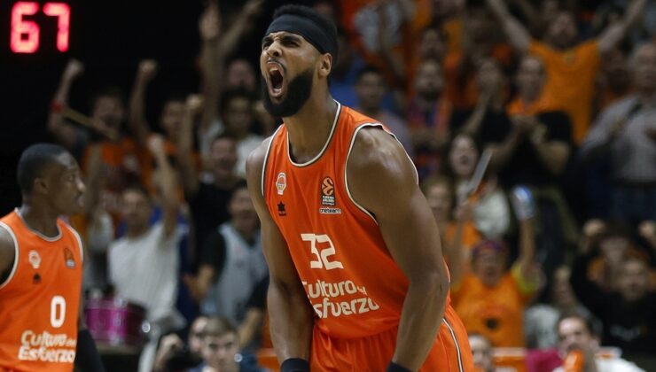 Brandon Davies basketbolu bıraktı