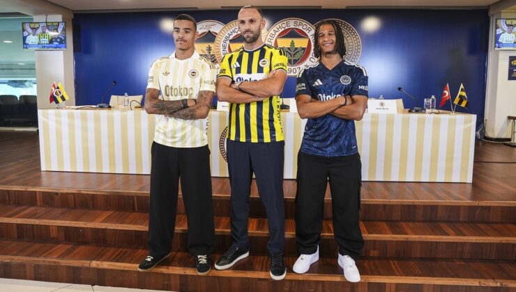 Fenerbahçe'de imza töreni
