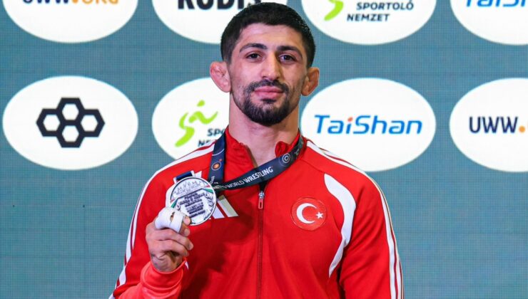Kerem Kamal'dan gümüş madalya