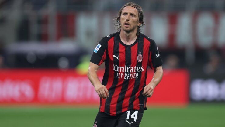 Milan Modric'in sözleşmesini uzattı