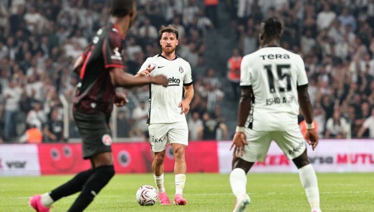 Salih Özcan: Gururlu ve mutluyum