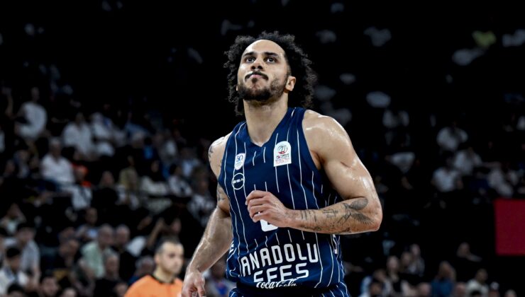 Shane Larkin'den Anadolu Efes'e sitem