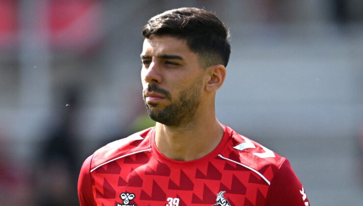 Trabzonspor Cenk Özkaçar'ı bitirdi