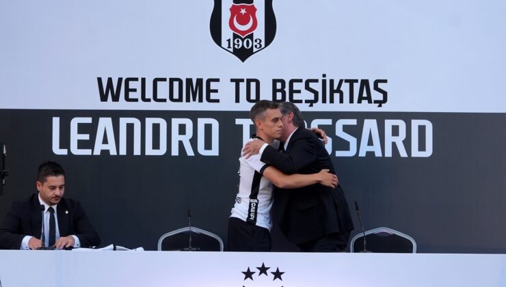 Trossard için görkemli imza töreni