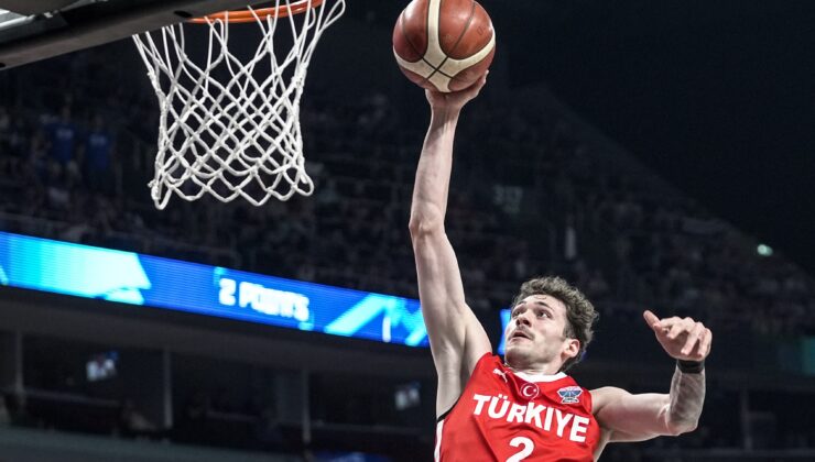12 Dev Adam'dan Litvanya'ya 28 sayı fark