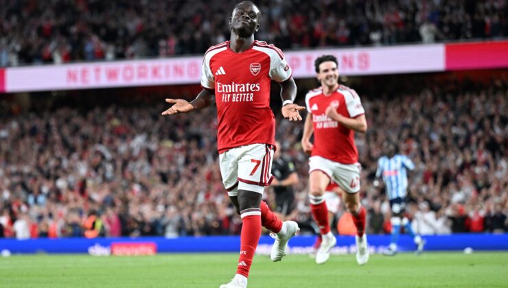 Arsenal sezona galibiyetle başladı