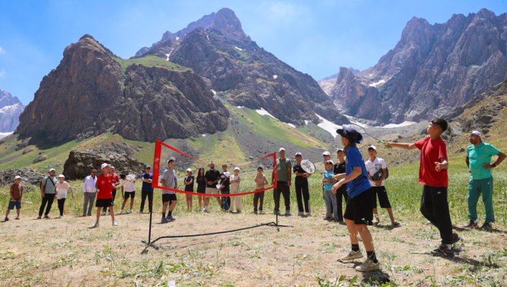 Cennet-Cehennem Vadisi'nde badminton şöleni