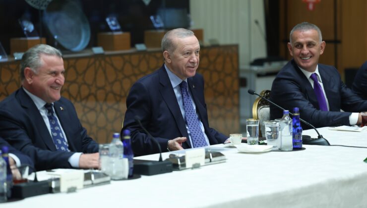 Cumhurbaşkanı Erdoğan Süper Lig'e yükselen takımları kabul etti