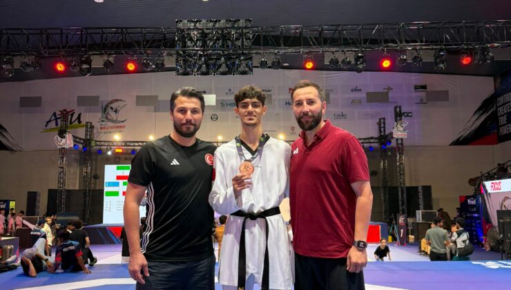 Furkan Ubeyde Çamoğlu'ndan bronz madalya