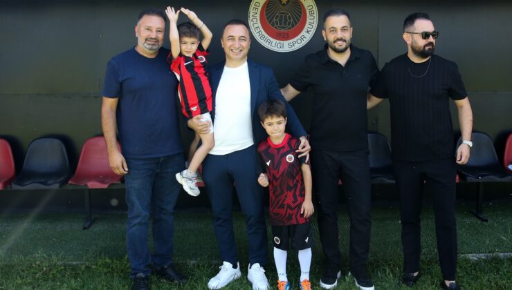 Gençlerbirliği minik Göktuğ'u ağırladı