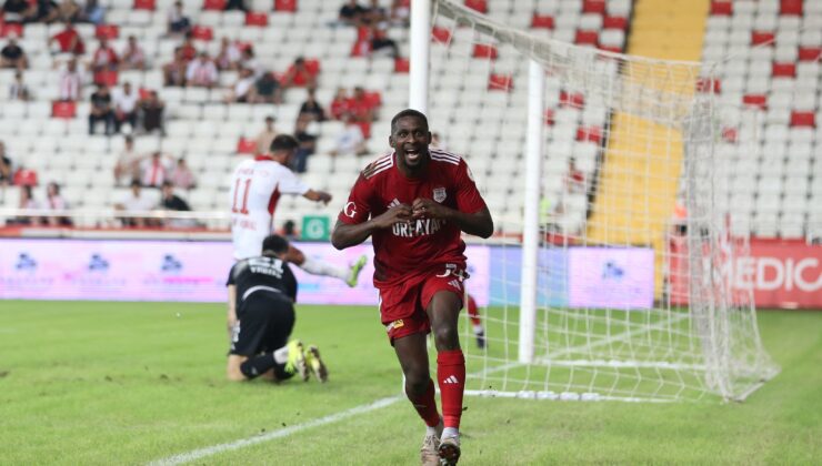 Gol düellosunda Pendikspor sevindi