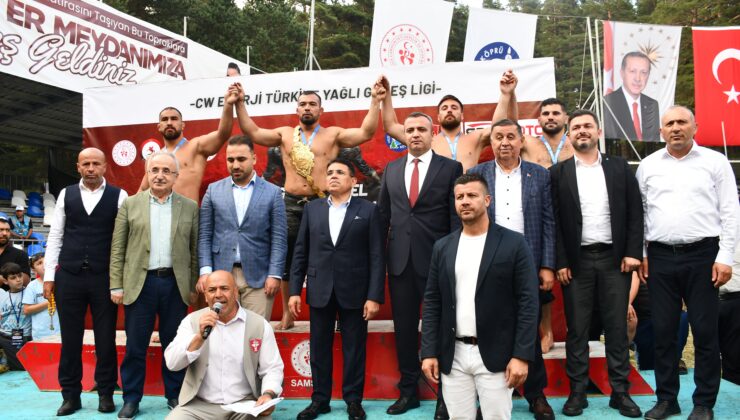Kunduz Yağlı Güreşleri'nde zafer Yusuf Can Zeybek'in