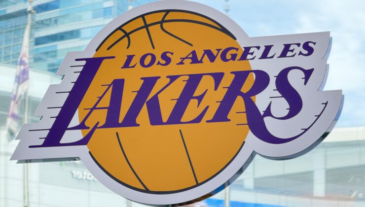 Lakers'ta satış belirsizliği