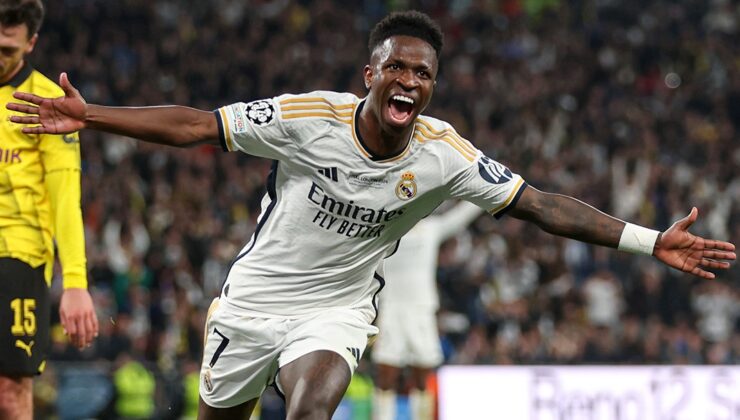 Vinicius Junior, Real Madrid'de kaldı