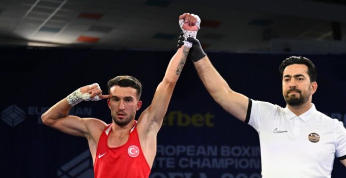 3 milli boksör, Avrupa Şampiyonası'nda çeyrek finalde