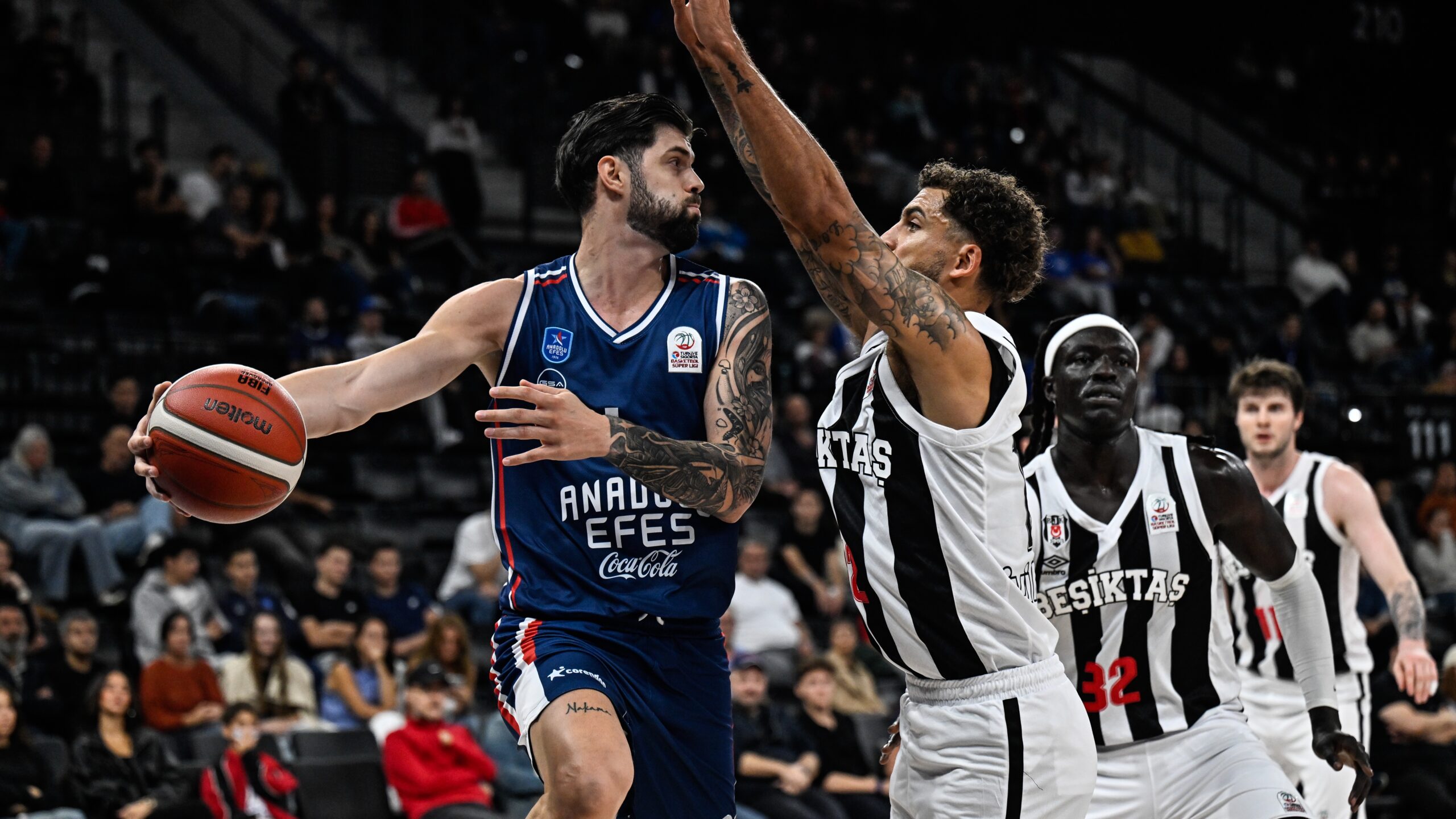 Anadolu Efes, Beşiktaş'a şans vermedi