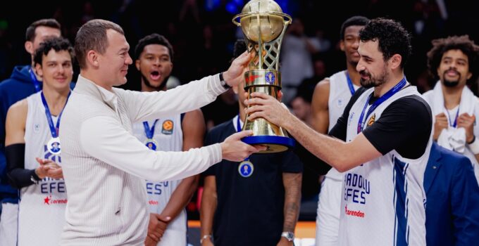 Anadolu Efes hazırlık turnuvasında şampiyon