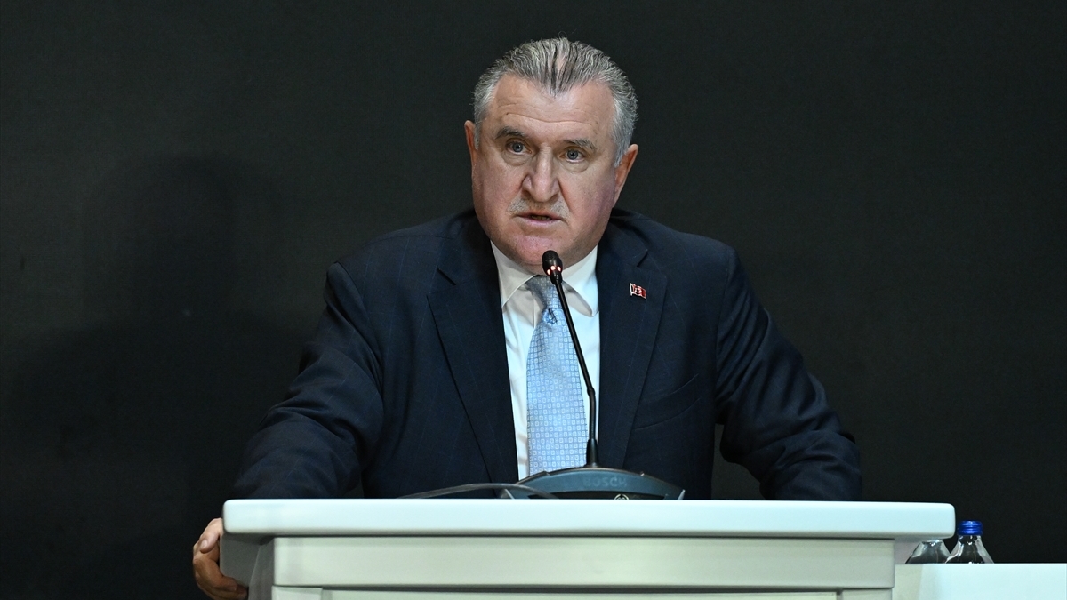 Bakan Bak: La Liga'nın önemli kulüpleri İstanbul'da olacak