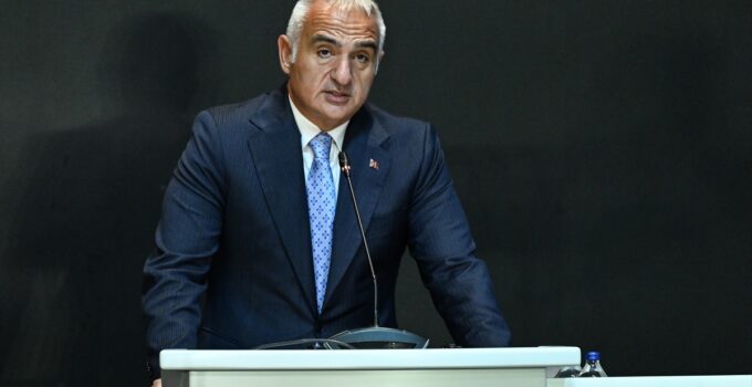 Bakan Ersoy: İstanbul'u ve Türkiye'yi göstereceğiz