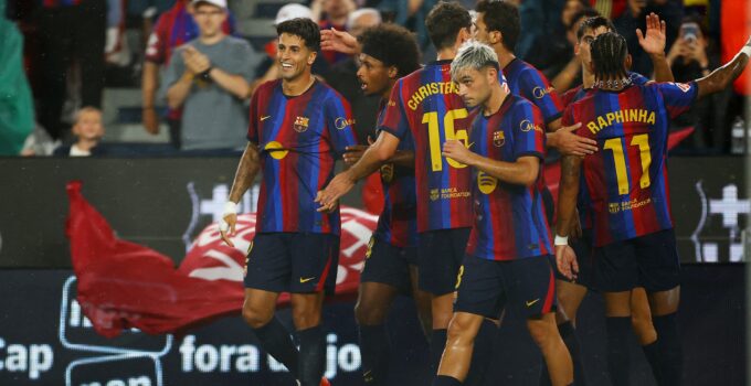 Barcelona, Racing'i "yedi" bitirdi!