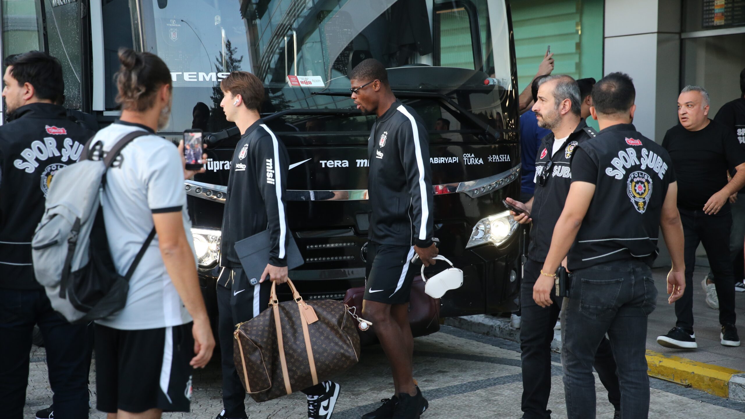 Beşiktaş kafilesi Diyarbakır'a geldi