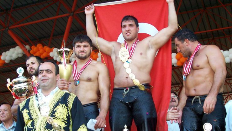 Cumhuriyet'in en genç başpehlivanı güreşe veda edecek