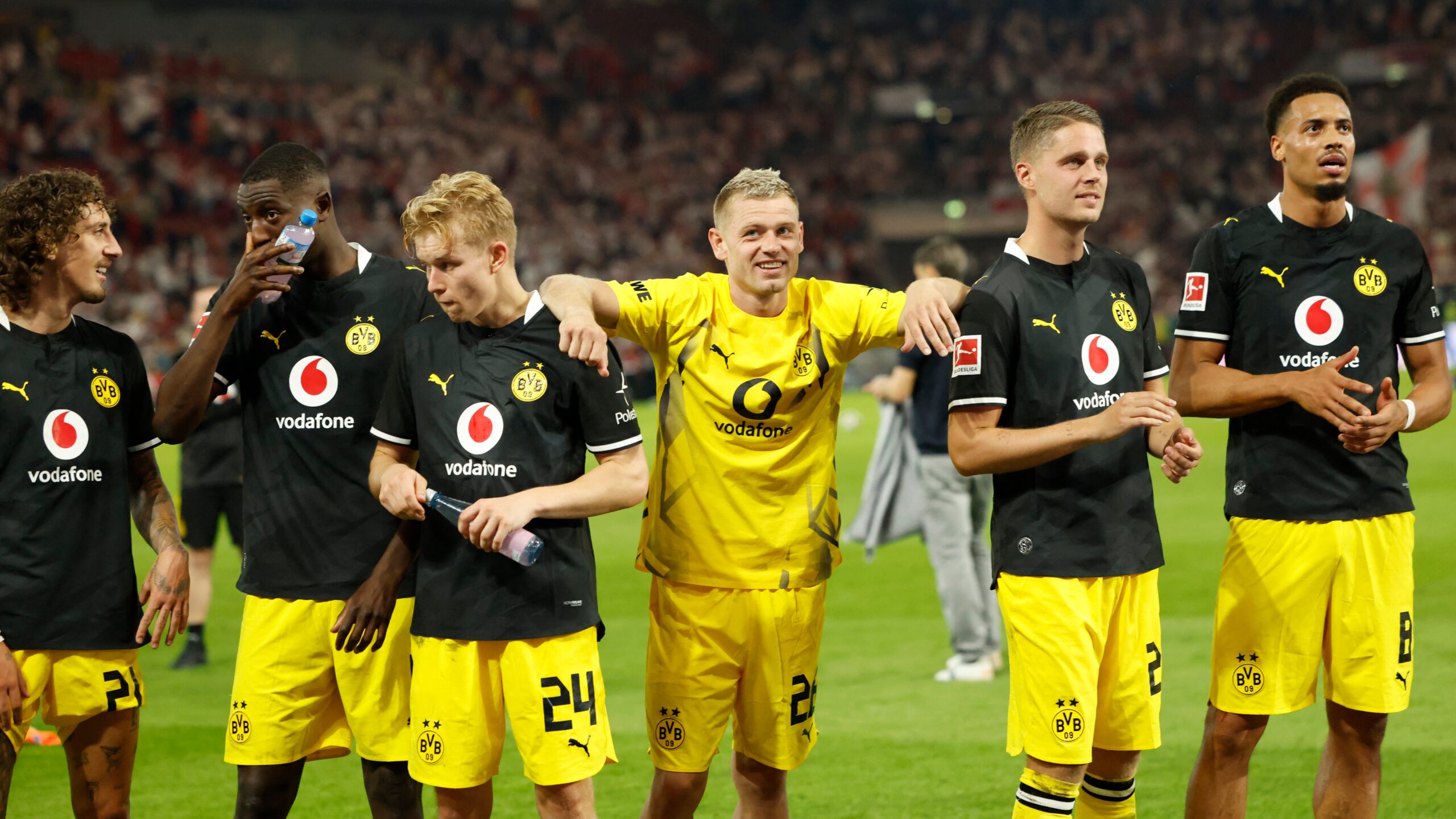 Dortmund seriye bağladı