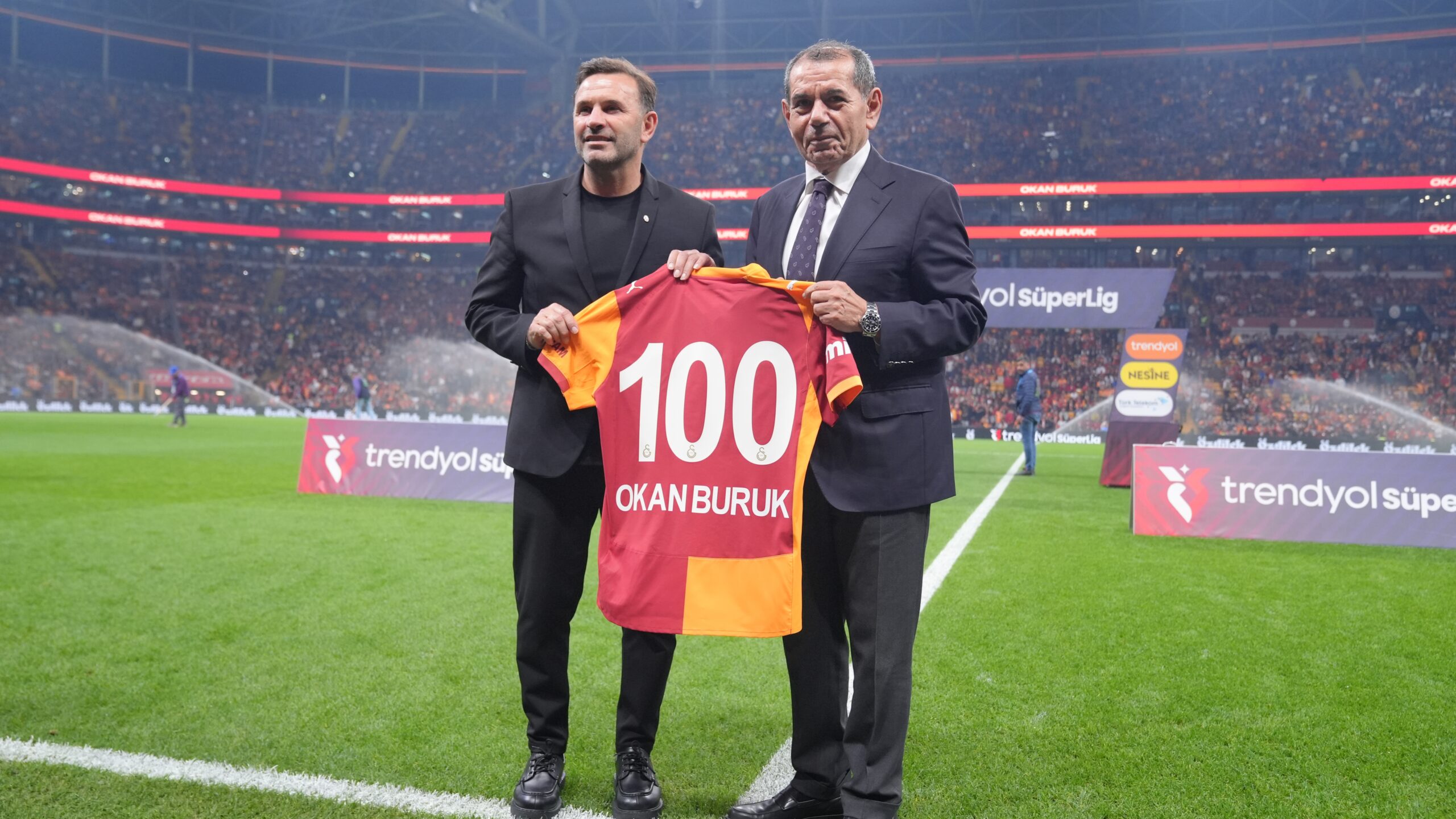 Dursun Özbek: Okan Buruk’a güvenimiz tam