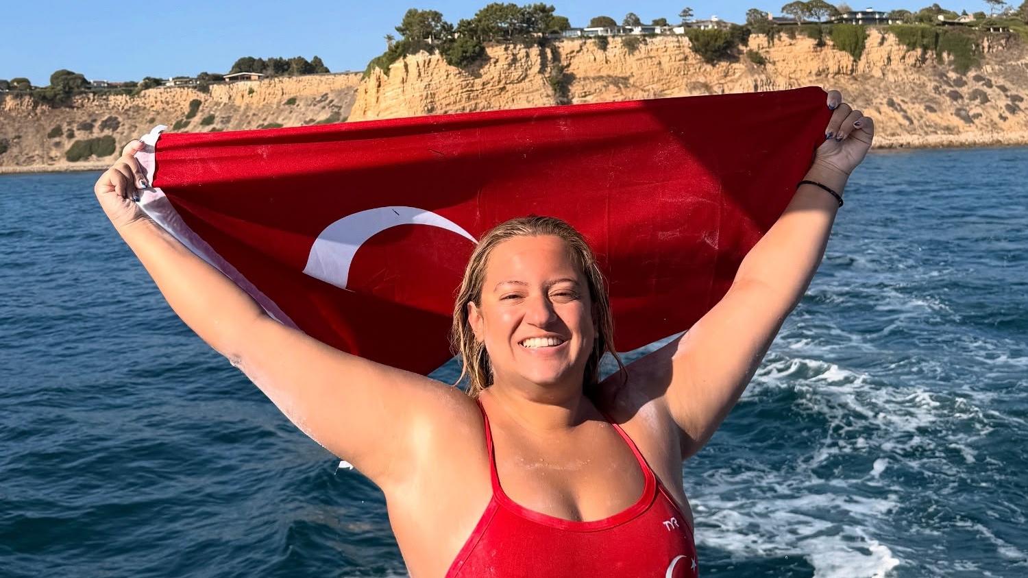 Ece Demir, tarihe geçti