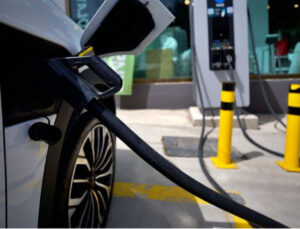 Elektrikli otomobillerde yangın riskine karşı “yetkili servis ve orijinal parça” uyarısı