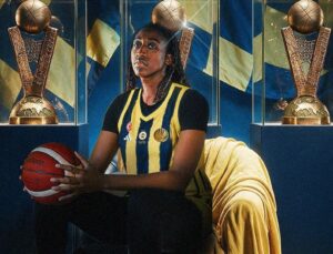 Fenerbahçe, Kuanitra Holingsworth'u kadrosuna kattı