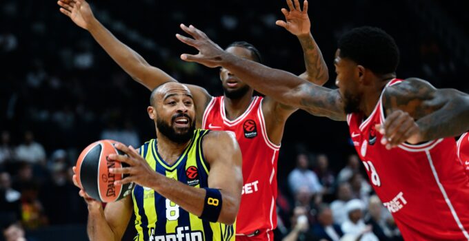 Fenerbahçe Tarfin, Olympiakos'a mağlup