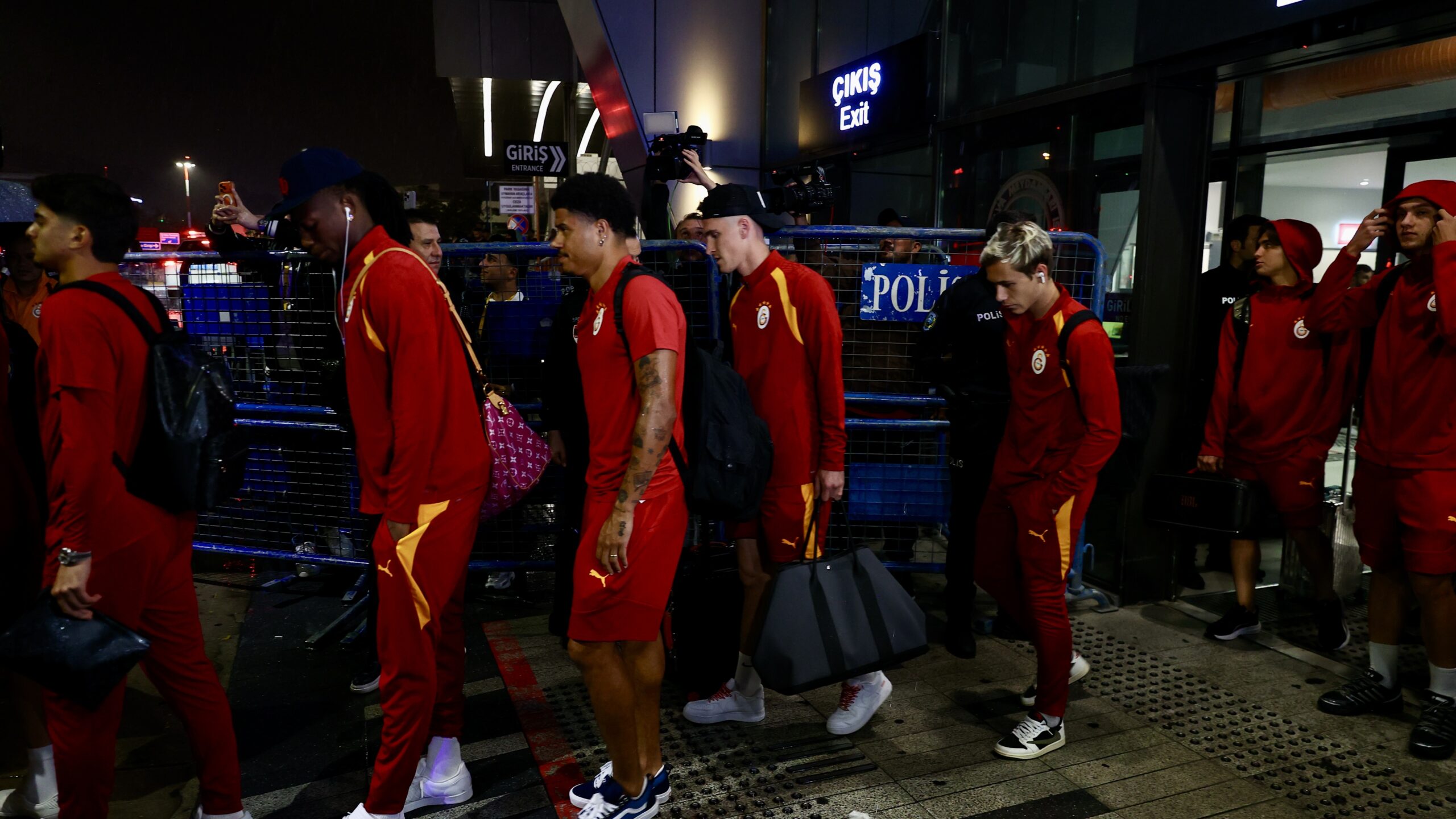 Galatasaray kafilesi Trabzon'a geldi
