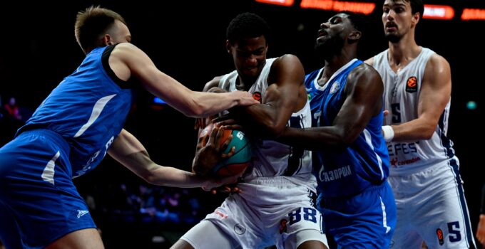 Hazırlık maçında Anadolu Efes'ten Zenit'e fark