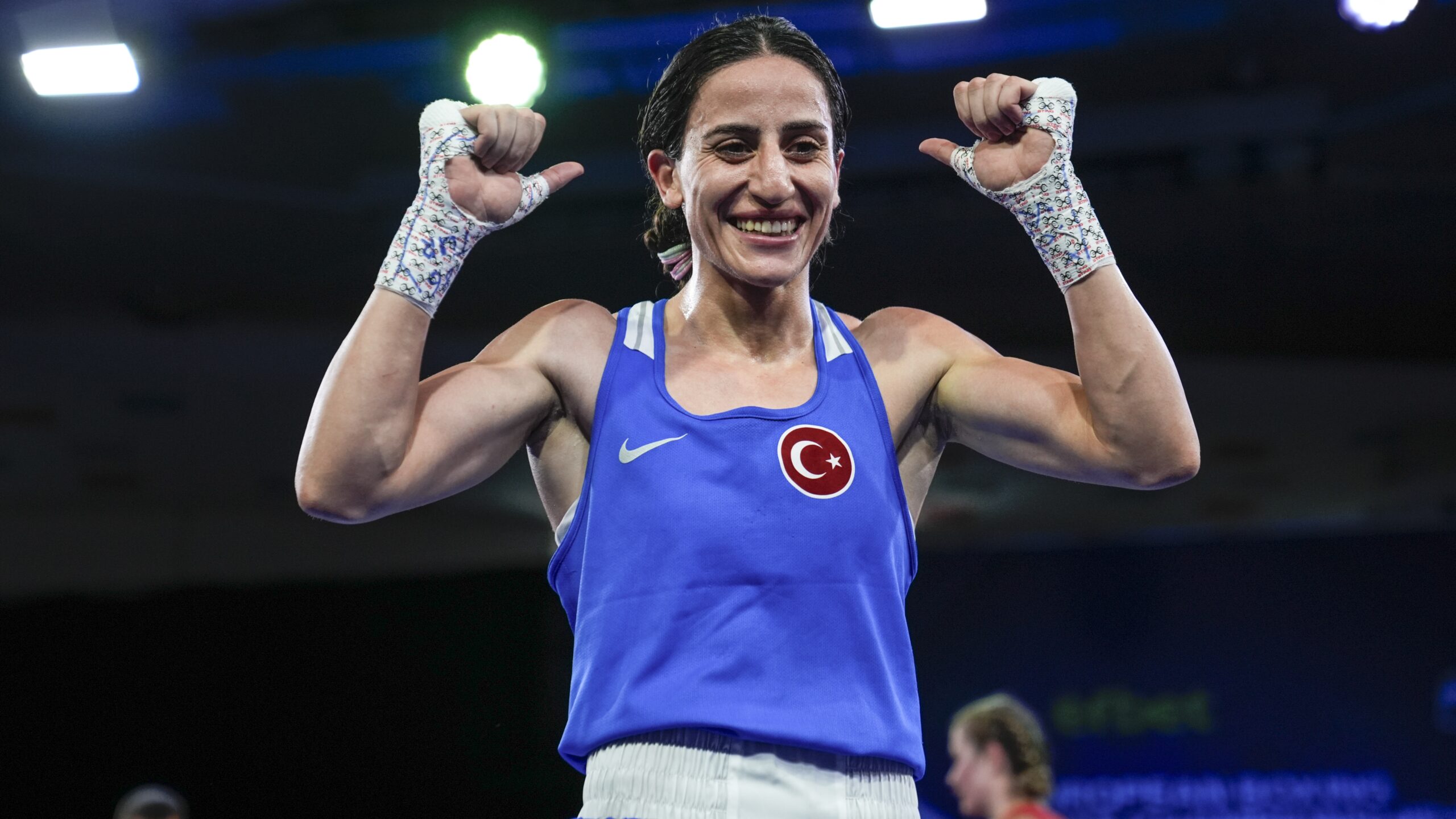 İki milli boksör çeyrek finalde