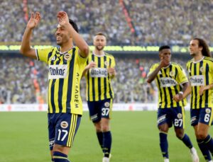 İrfan Can Kahveci asistte zirvede