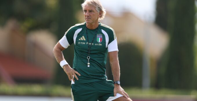 Mancini kararını verdi: 10 futbolcu yok