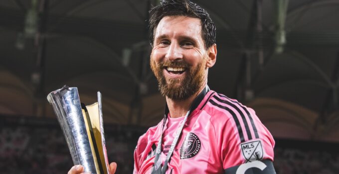 Messi rekora doymuyor! 48. kupa…