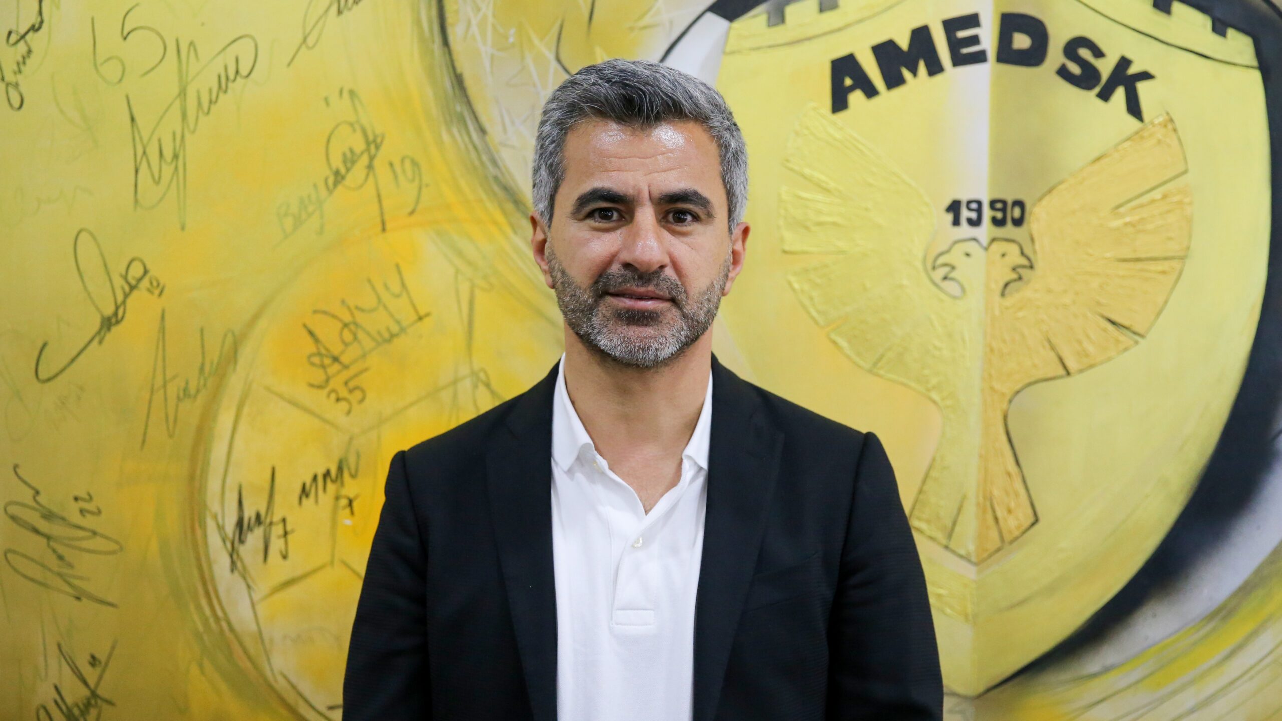 Nahit Eren: Taraftarı mutlu etmek için buradayız