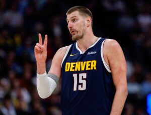 NBA'in en iyiler listesinin ilk 5'inde ABD'li yok!