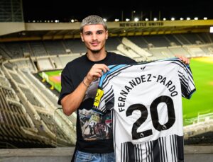 Newcastle, Fernandez-Pardo'yu kadrosuna kattı